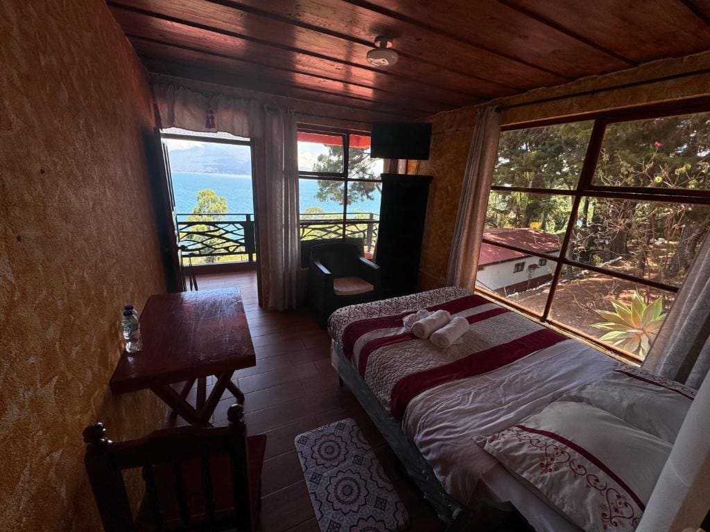 Double Room with Lake View room - Image 1
