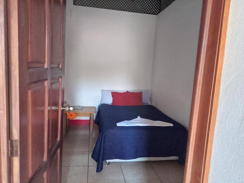 Budget Double Room room - Image 3