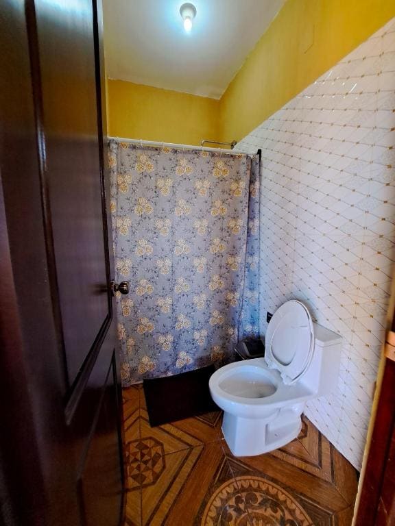 Double Room with Balcony room - Image 3