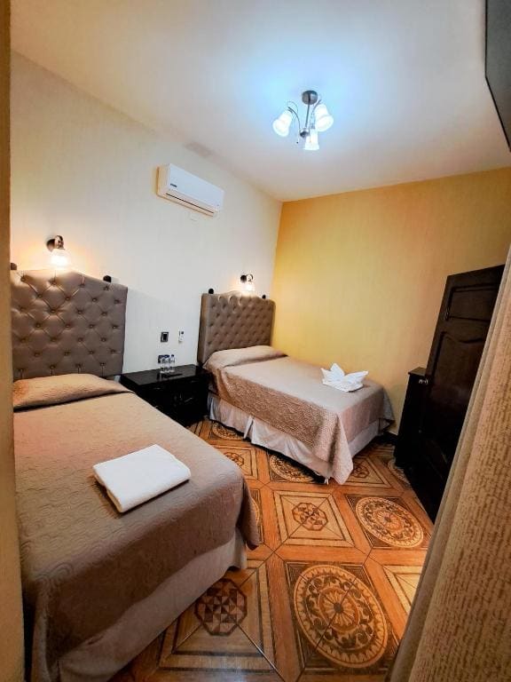 Twin Room room - Image 1
