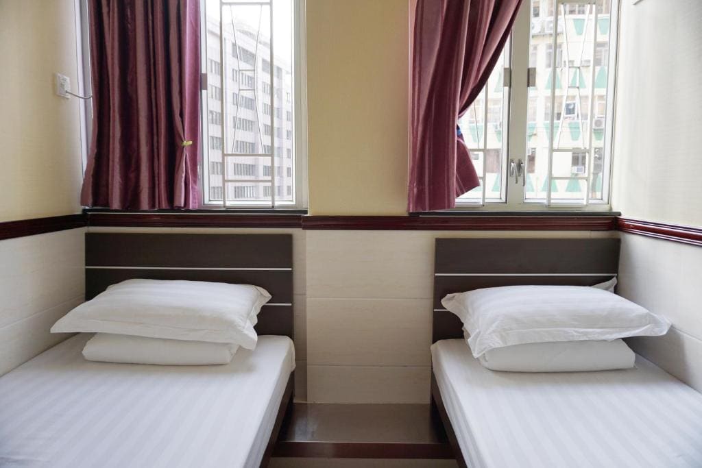 Standard Twin Room room - Image 1