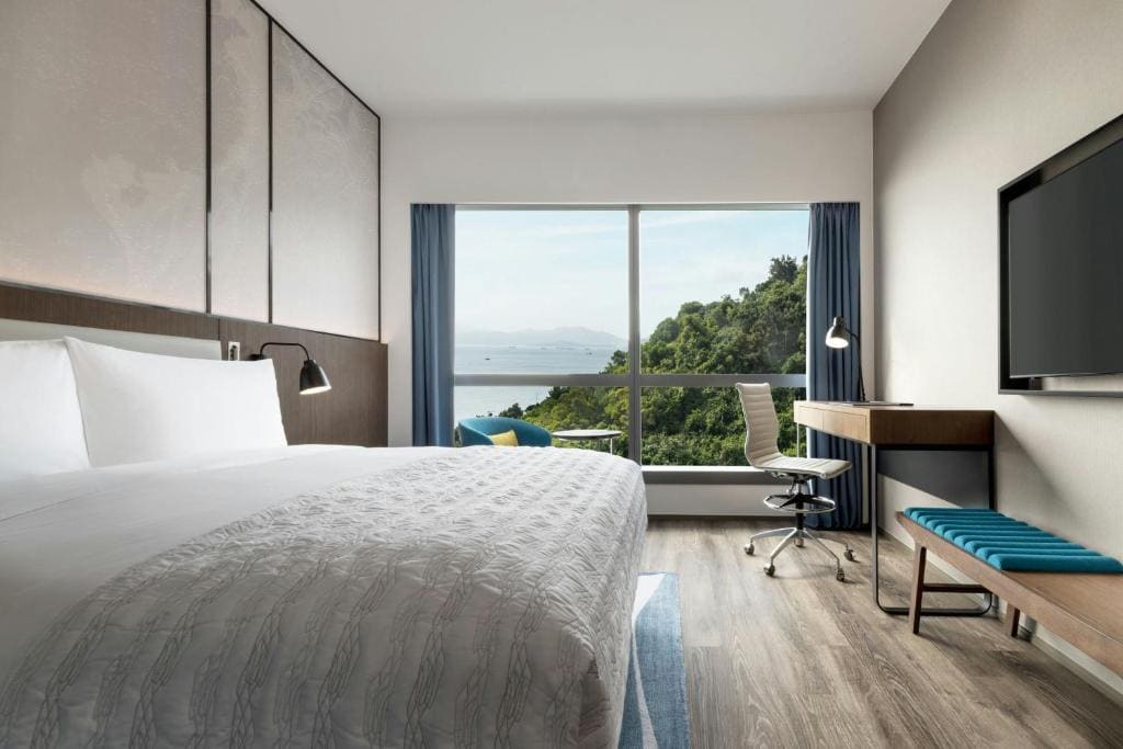 King Room with Oceanside View room - Image 3