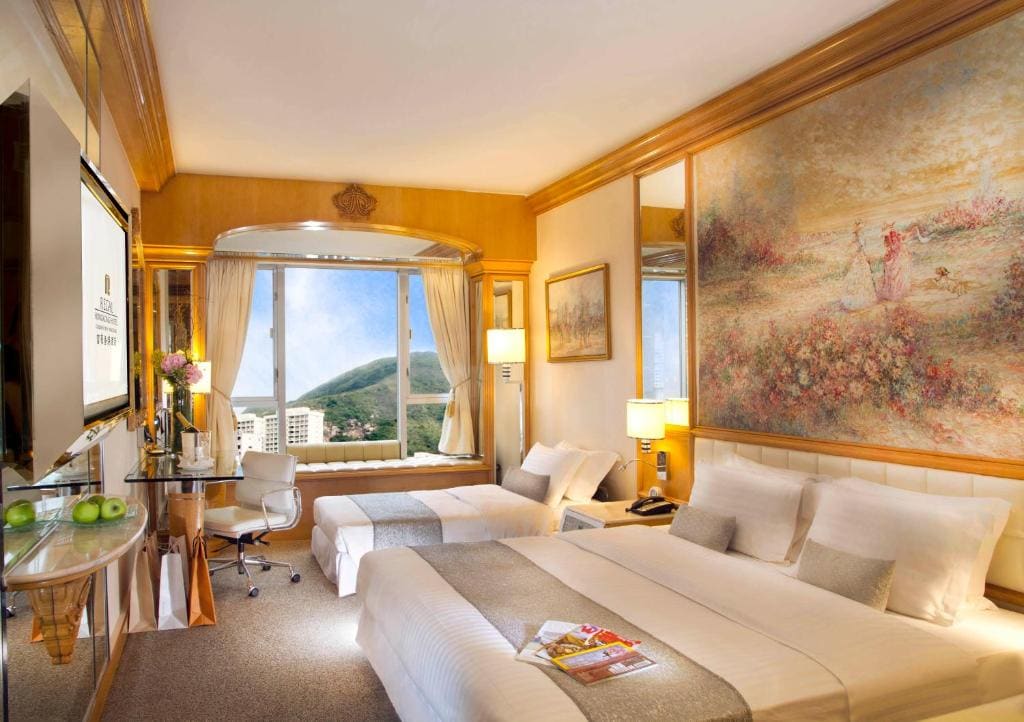 Superior Family Room room - Image 3