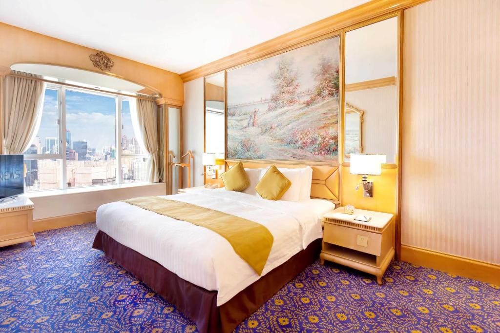 Deluxe Suite room - Image 3