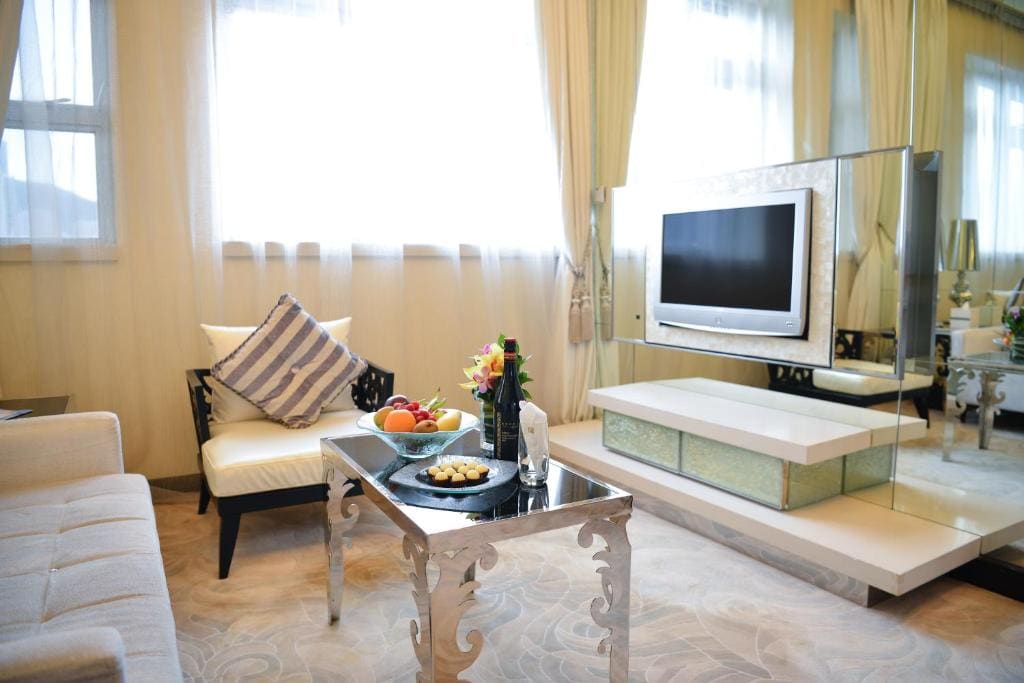 Royale Suite room - Image 3