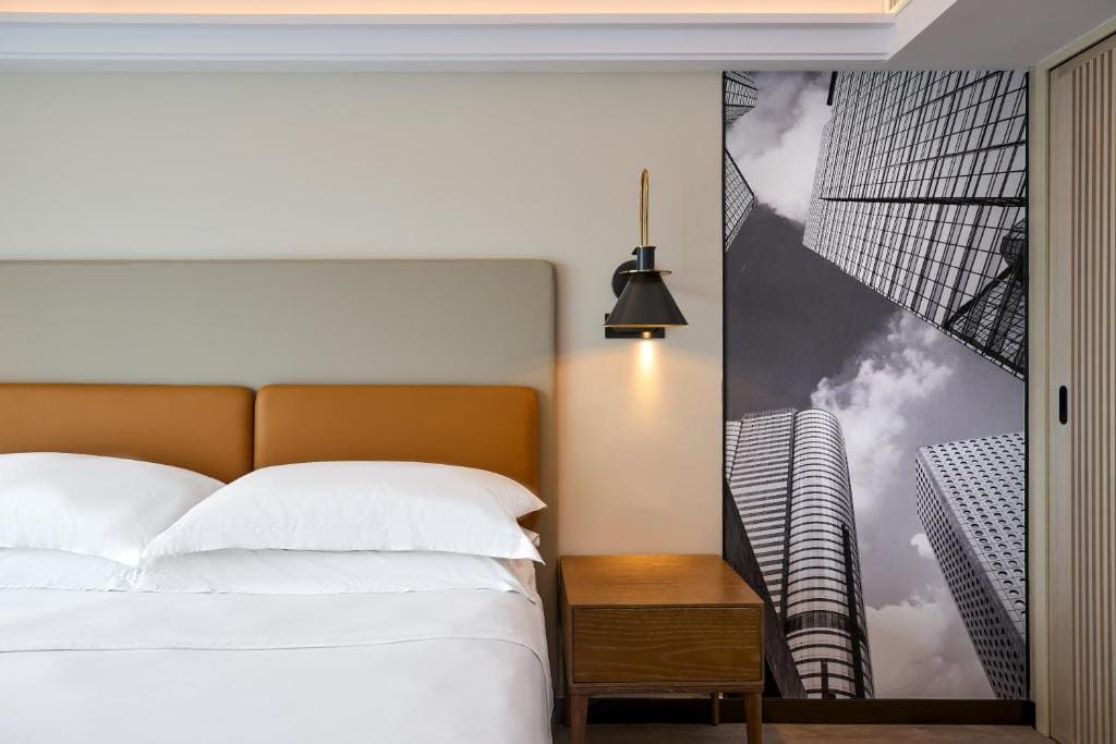 Club lounge access, 1 Bedroom Suite, 1 King room - Image 1