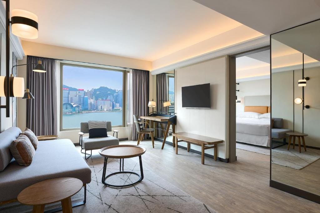 Club lounge access, Guest room, 1 King, Harbor view room - Image 1
