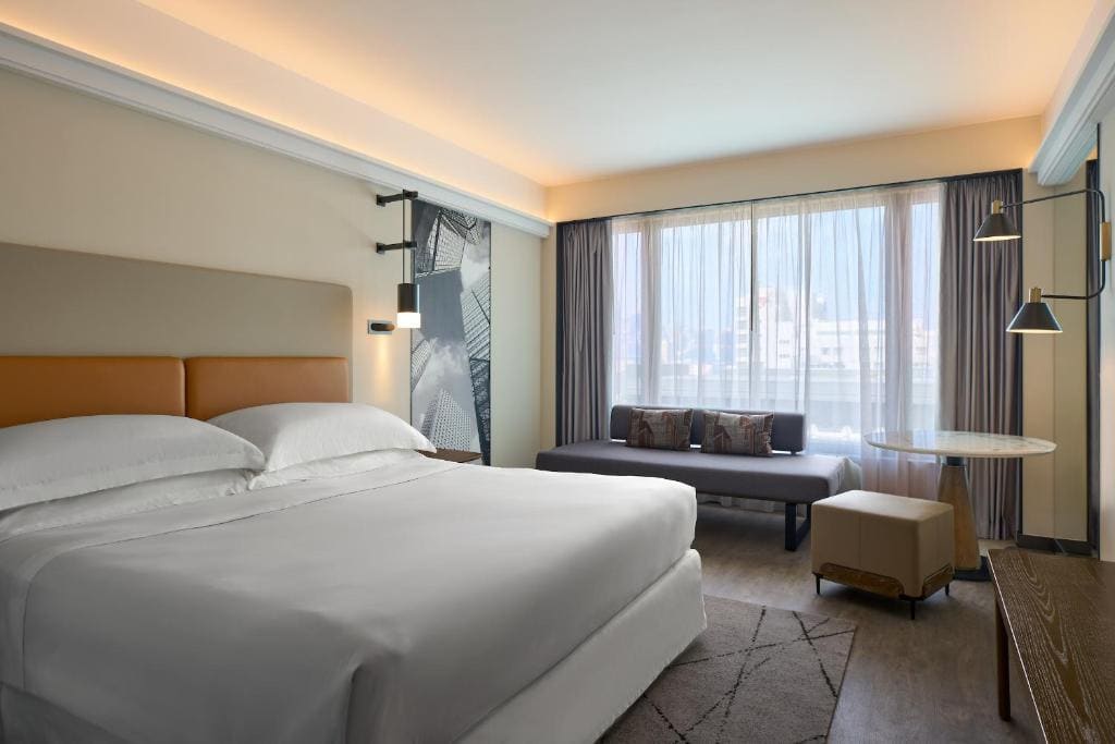 Club lounge access, Guest room, 1 King room - Image 1