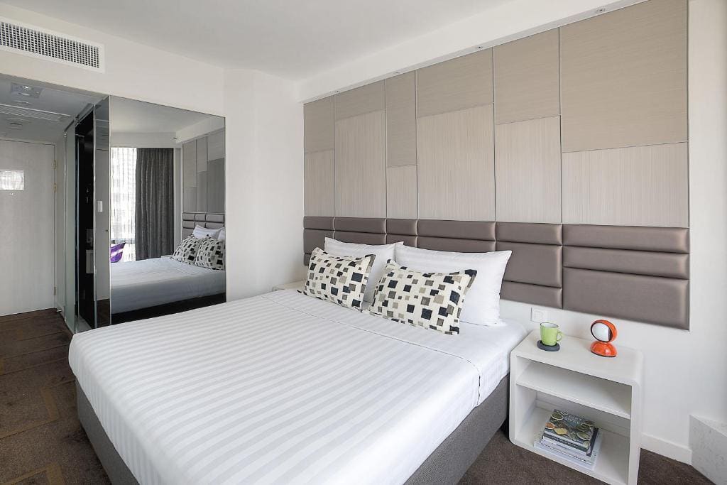 Skyline Double or Twin Room room - Image 2