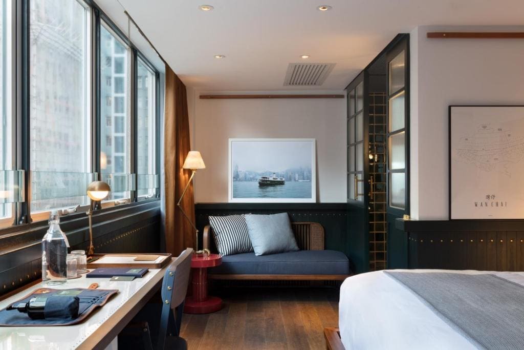 Medium Room with Queen Bed room - Image 3