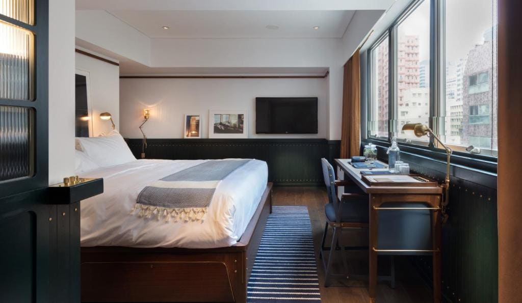 Large Room with King Bed room - Image 1