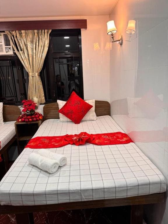 Deluxe King Suite room - Image 1