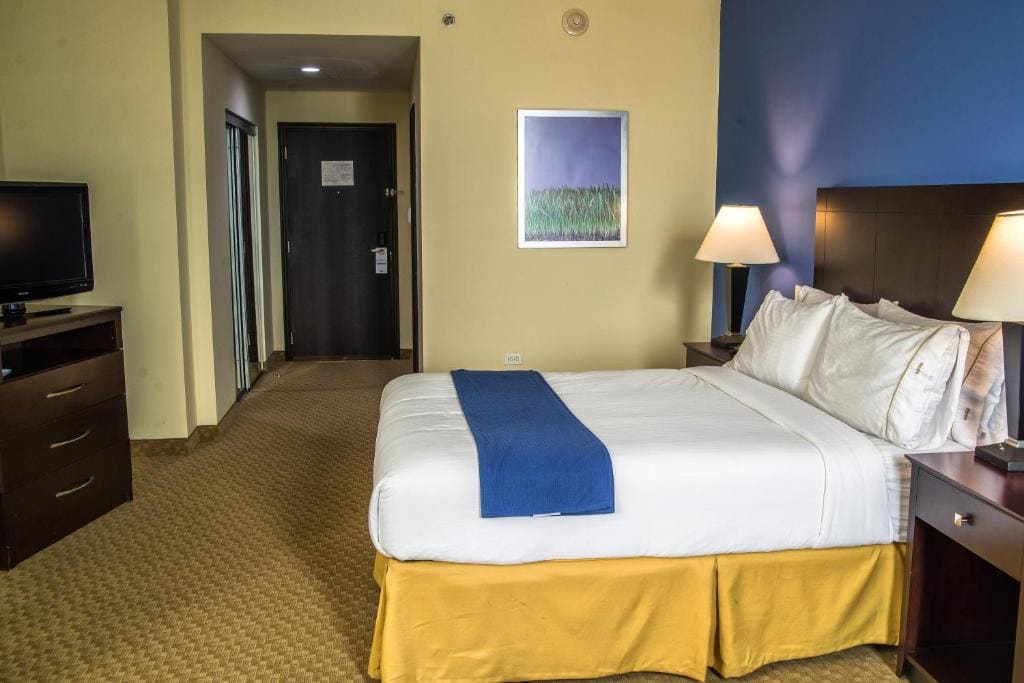 Queen Room - Non-Smoking room - Image 2
