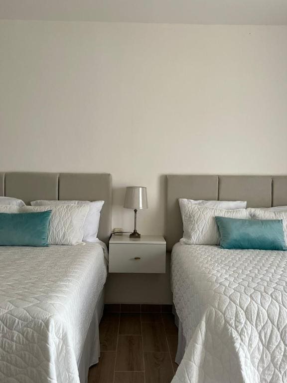 Deluxe Double Room with Balcony and Sea View room - Image 2