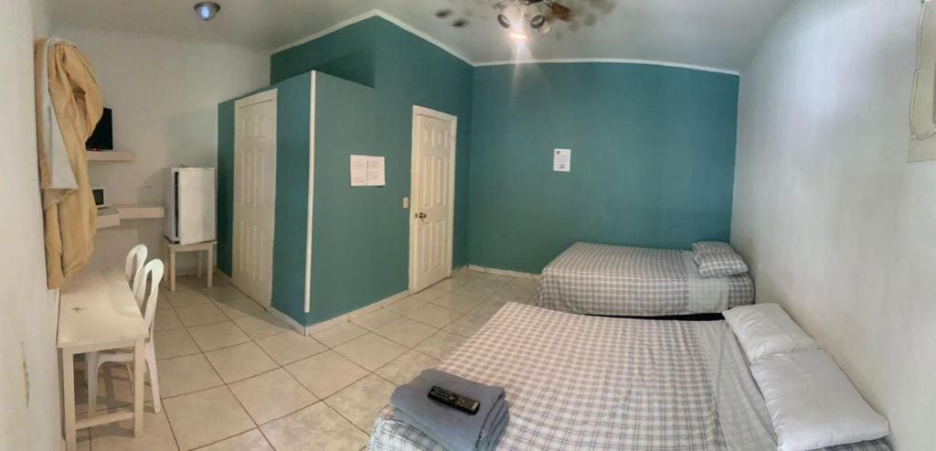 Deluxe Twin Room room - Image 3