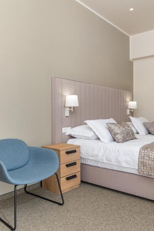 Standard Twin Room with Sea View room - Image 2