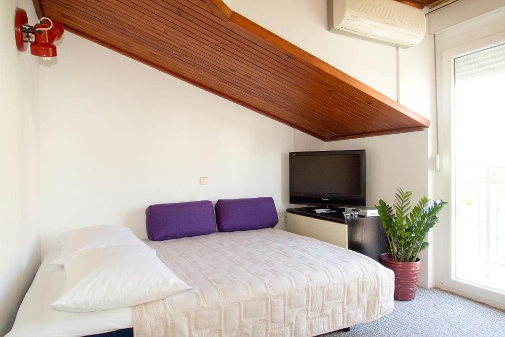 Apartment with Garden View room - Image 1