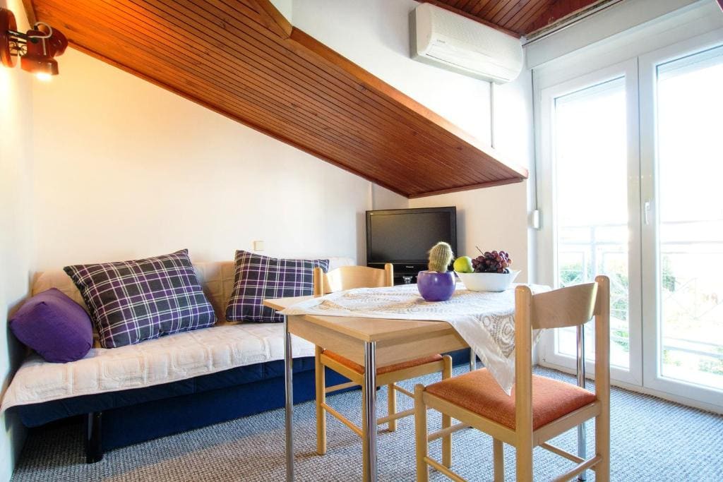 Apartment with Garden View room - Image 3