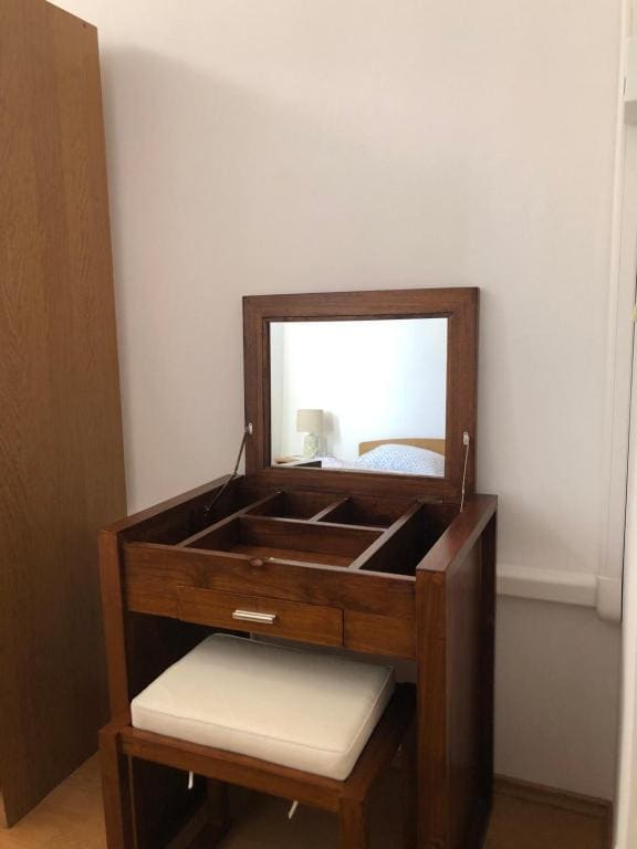 Room room - Image 3