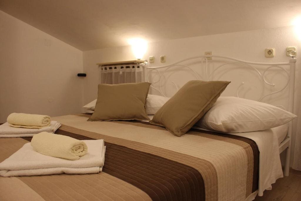 One-Bedroom Apartment room - Image 3