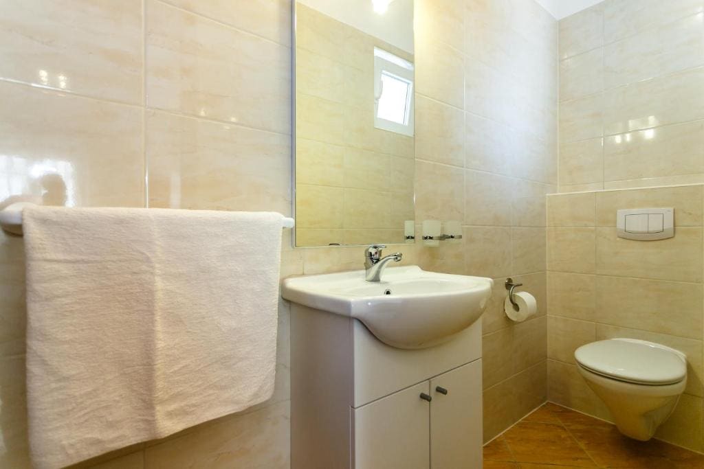 One-Bedroom Apartment with Terrace room - Image 1