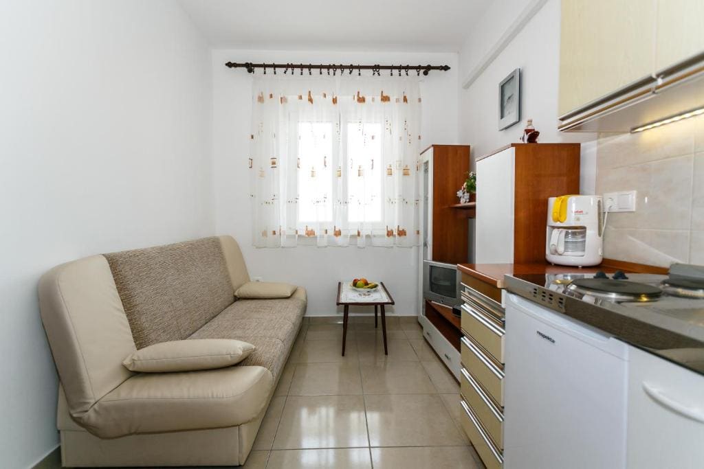 One-Bedroom Apartment room - Image 3