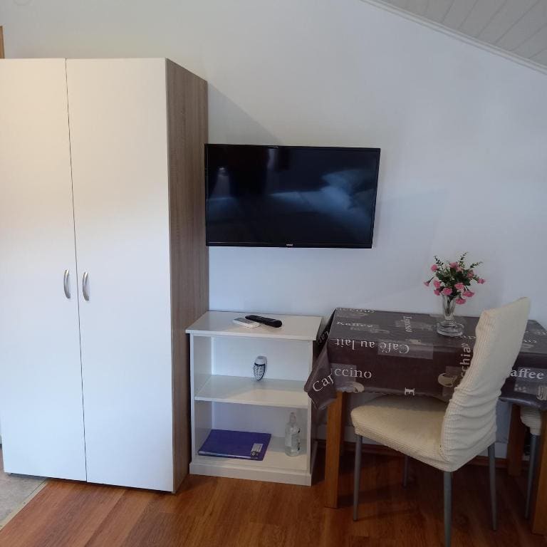 Studio room - Image 1