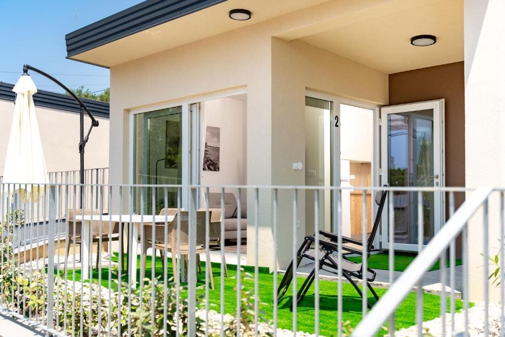 Vacation Home room - Image 1