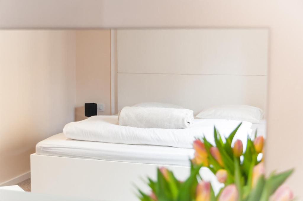 Double Room with Private Bathroom room - Image 3