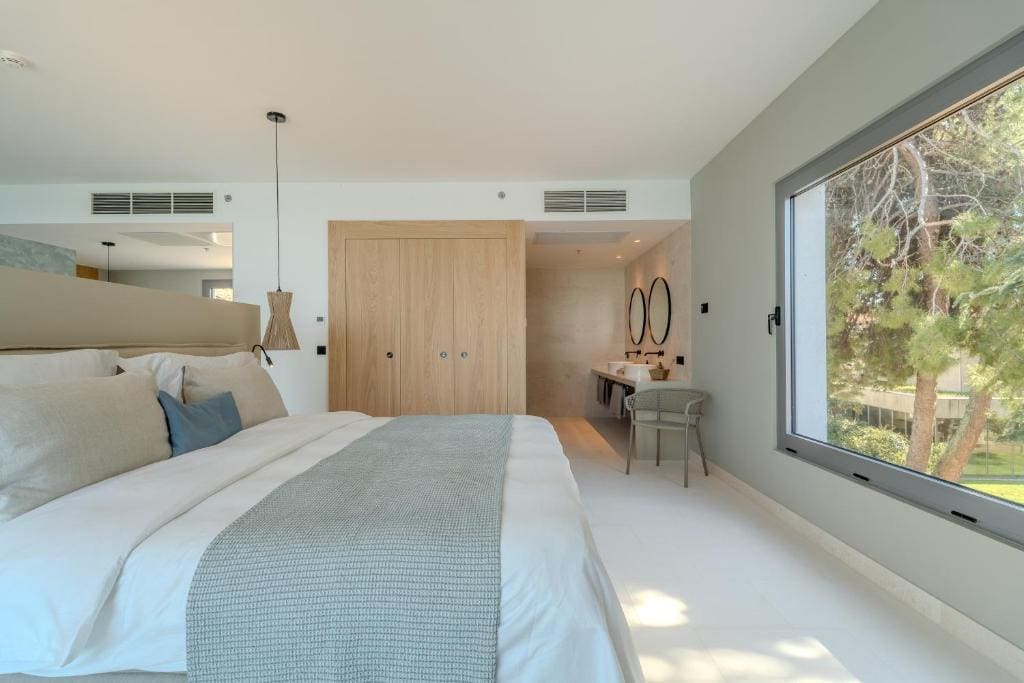 Suite with Sea View room - Image 2