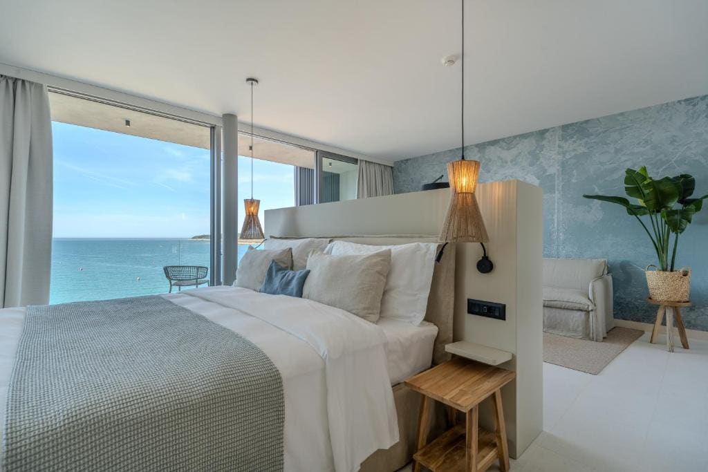 Suite with Sea View room - Image 1