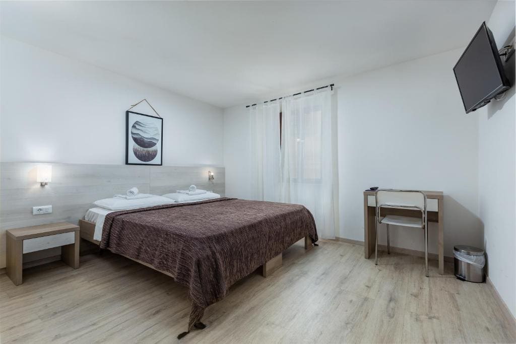 Double or Twin Room with Private Bathroom room - Image 2