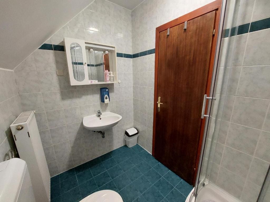 Twin Room with Private Bathroom room - Image 1