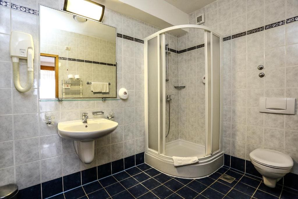Double Room with Balcony room - Image 2