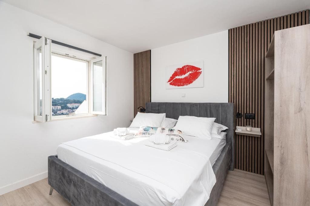 Studio with Balcony and Sea View room - Image 1