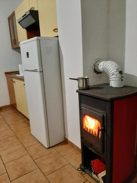 One-Bedroom House room - Image 3