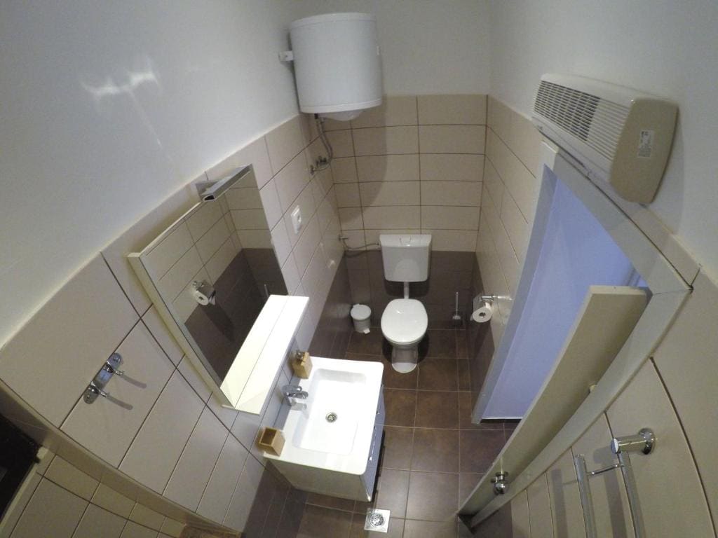 Triple Room with Private Bathroom room - Image 2