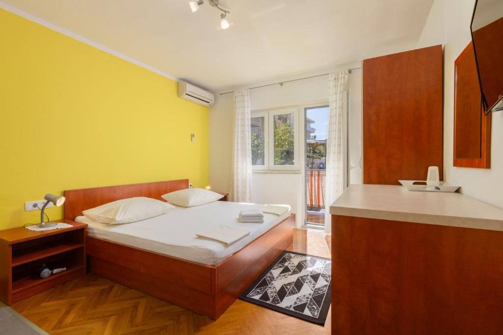 King Room with Balcony room - Image 3