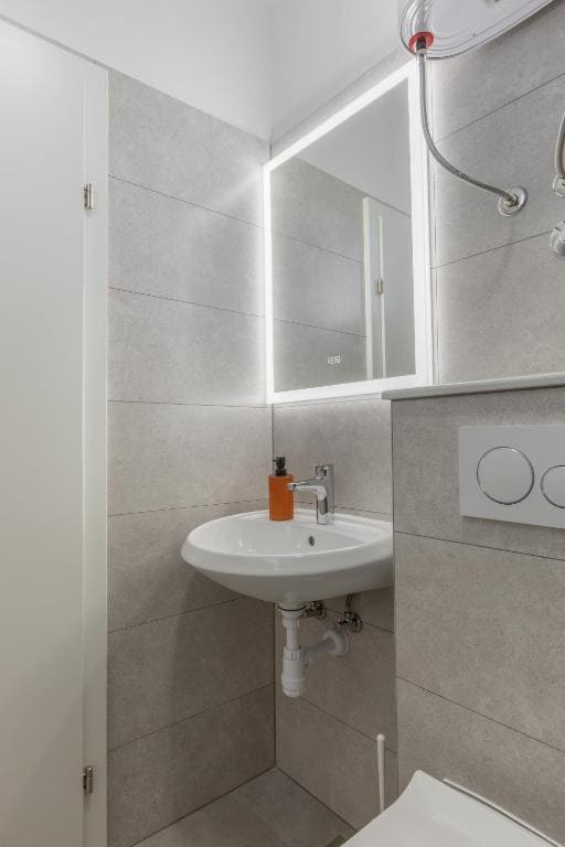 Large Double Room room - Image 1