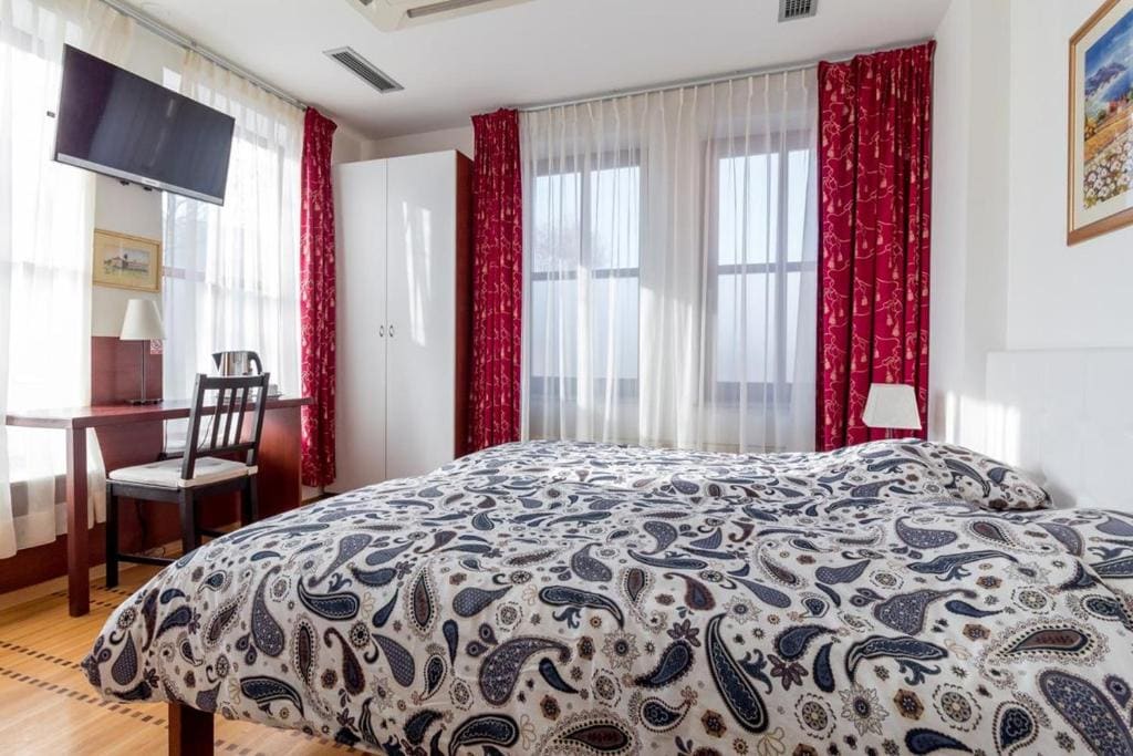 Deluxe Double or Twin Room room - Image 3