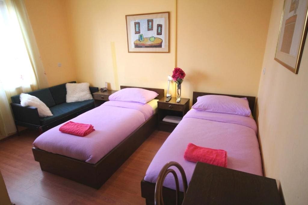 Economy Twin Room room - Image 1
