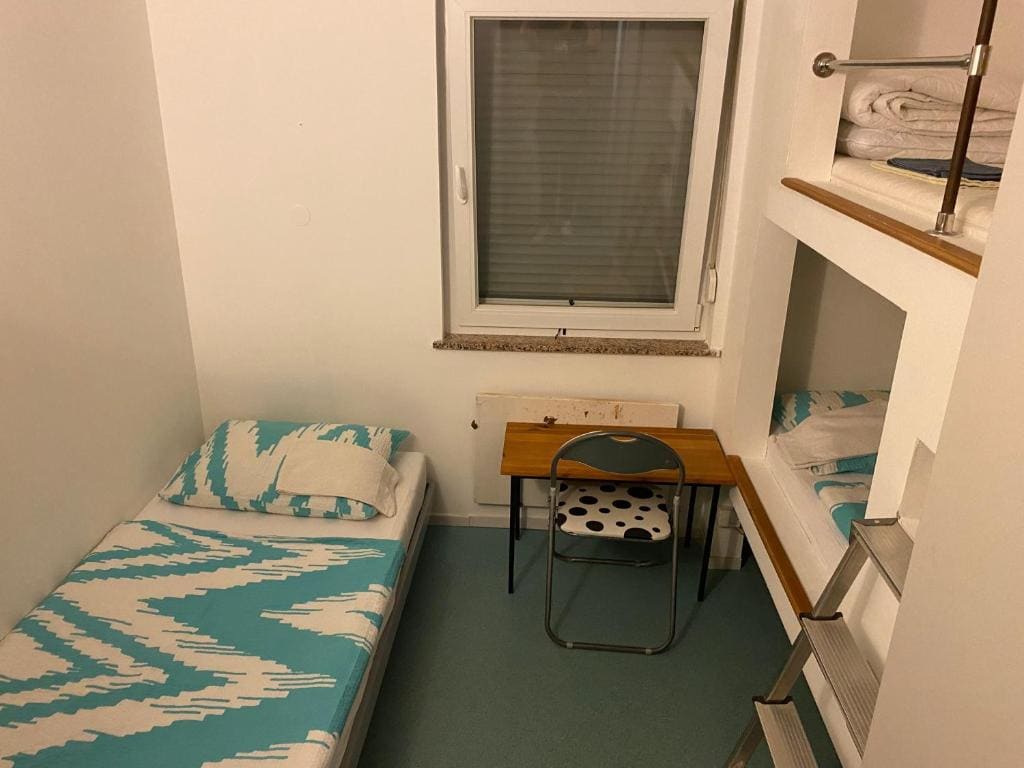 Standard Triple Room room - Image 2