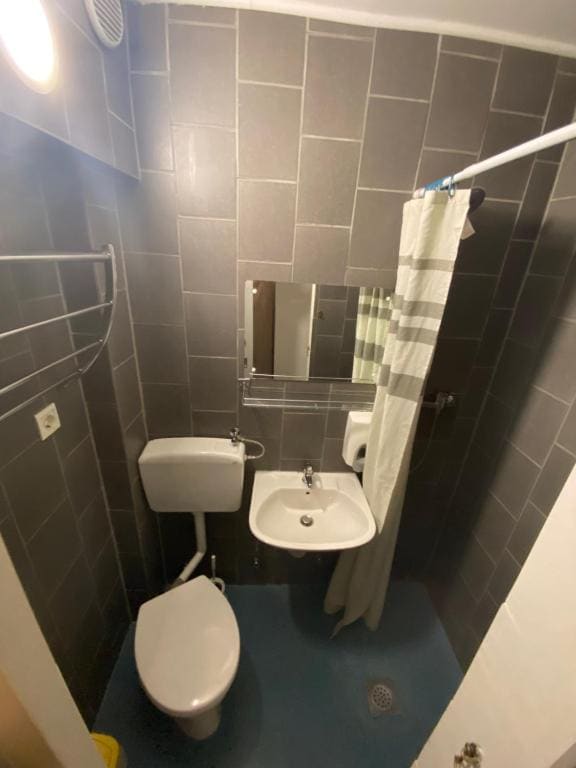 Standard Triple Room room - Image 3