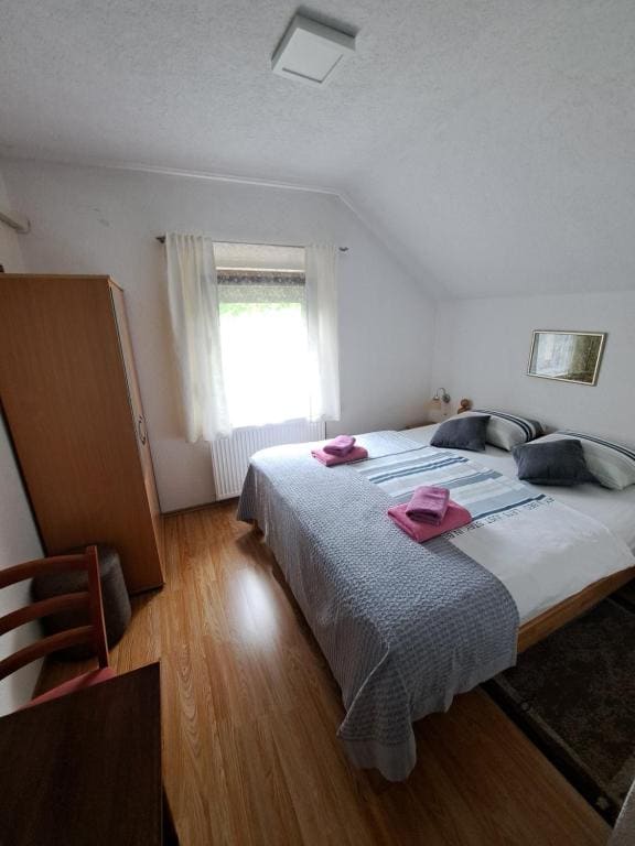 Small Double Room room - Image 1