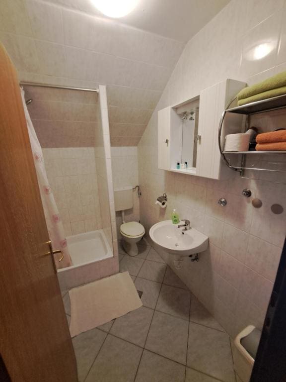 Small Double Room room - Image 3
