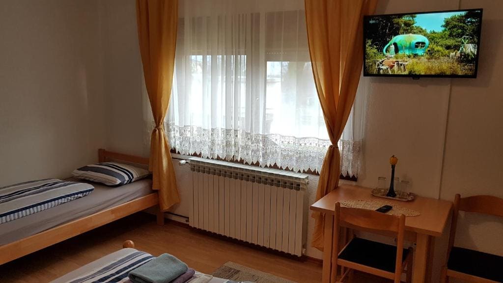 Standard Triple Room room - Image 1