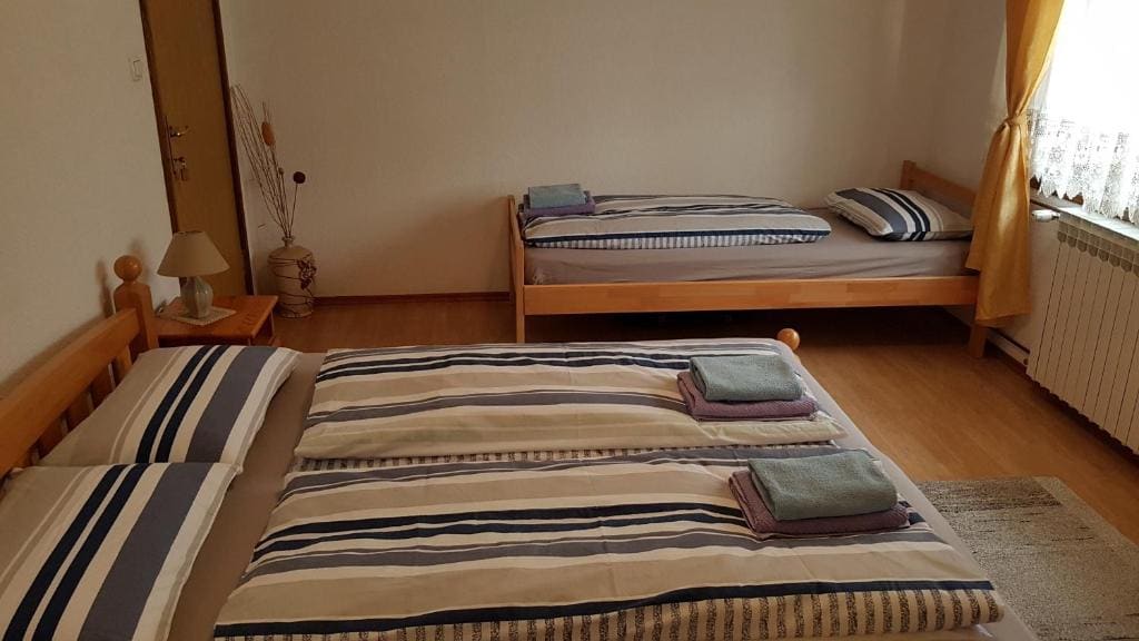 Standard Triple Room room - Image 3
