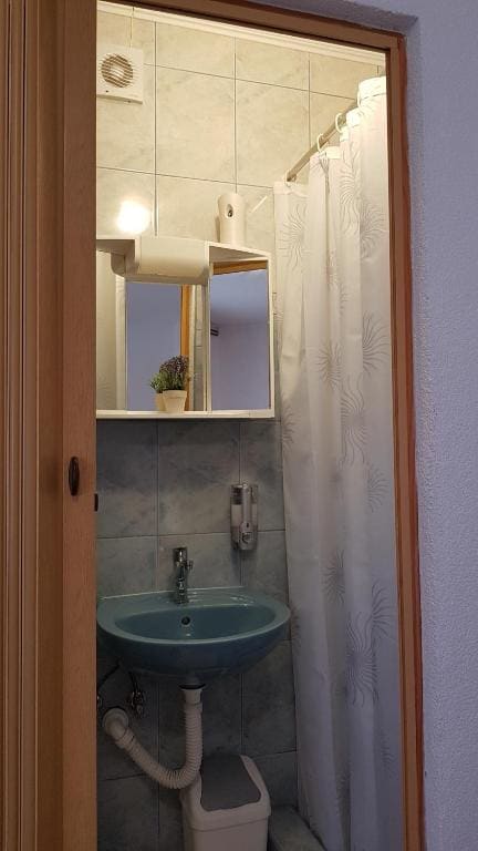 Standard Triple Room room - Image 2