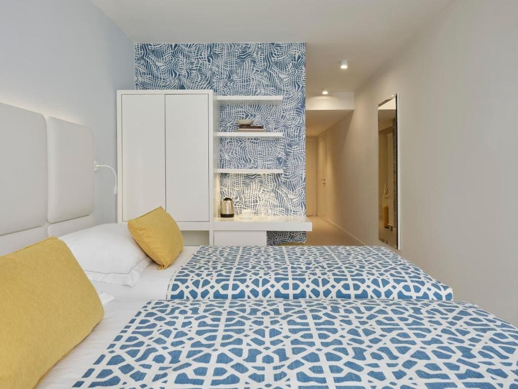 Standard Family Room room - Image 2