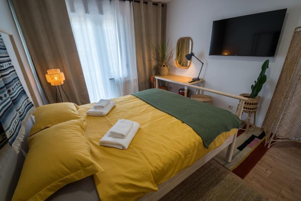 Double Room with Private Bathroom room - Image 3
